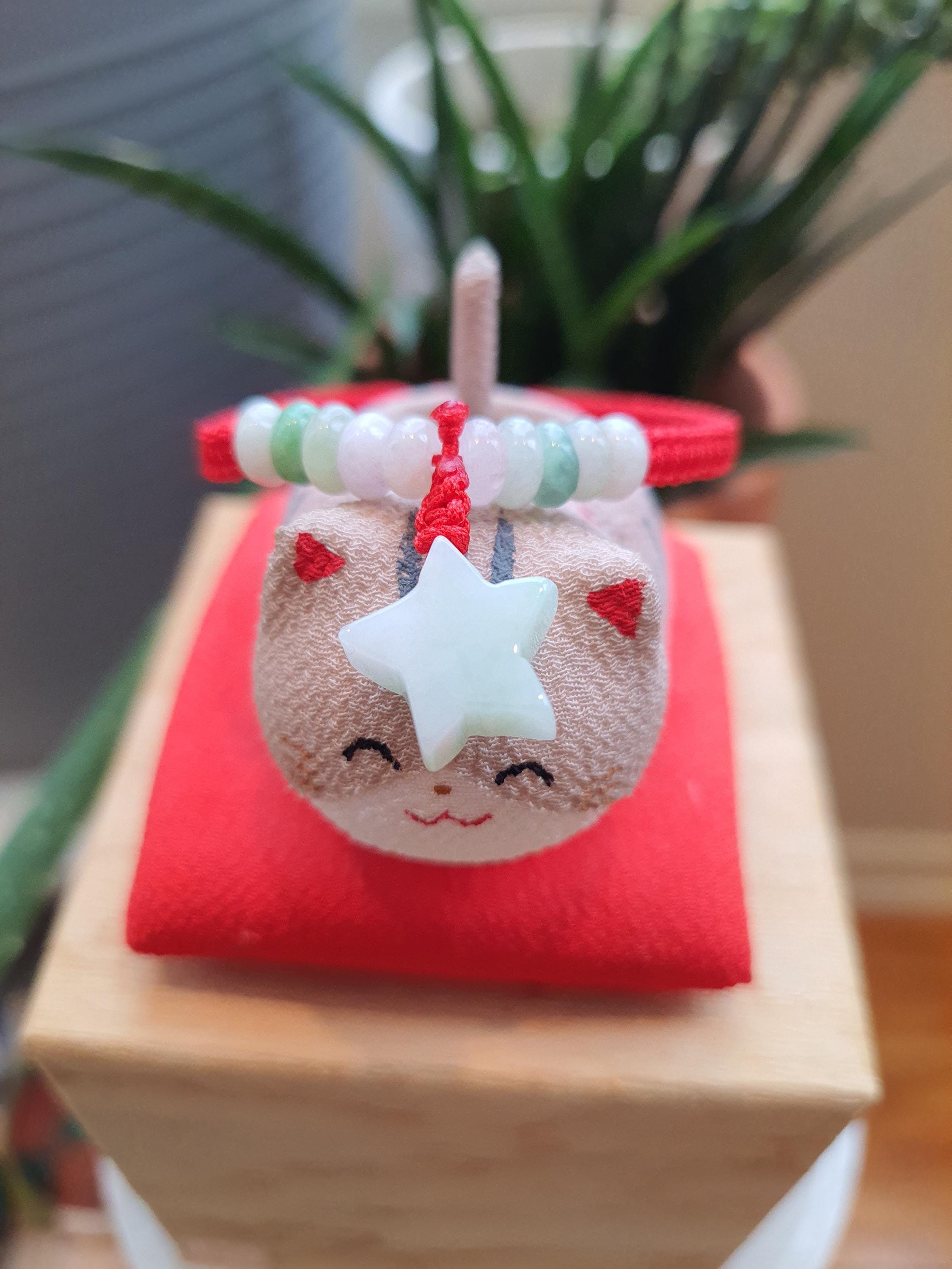 Natural Burmese Jadeite Jade Carved Star Charm and Flat Round Beads Chinese Red String Shamballa Bracelet緬甸玉雕刻星星幸運紅繩手鍊