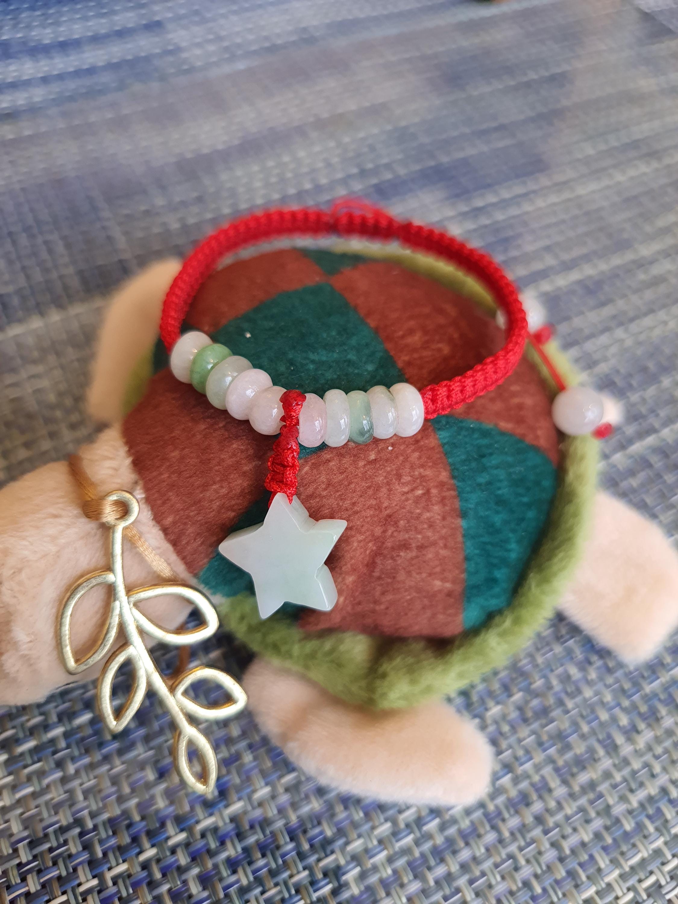 Natural Burmese Jadeite Jade Carved Star Charm and Flat Round Beads Chinese Red String Shamballa Bracelet緬甸玉雕刻星星幸運紅繩手鍊